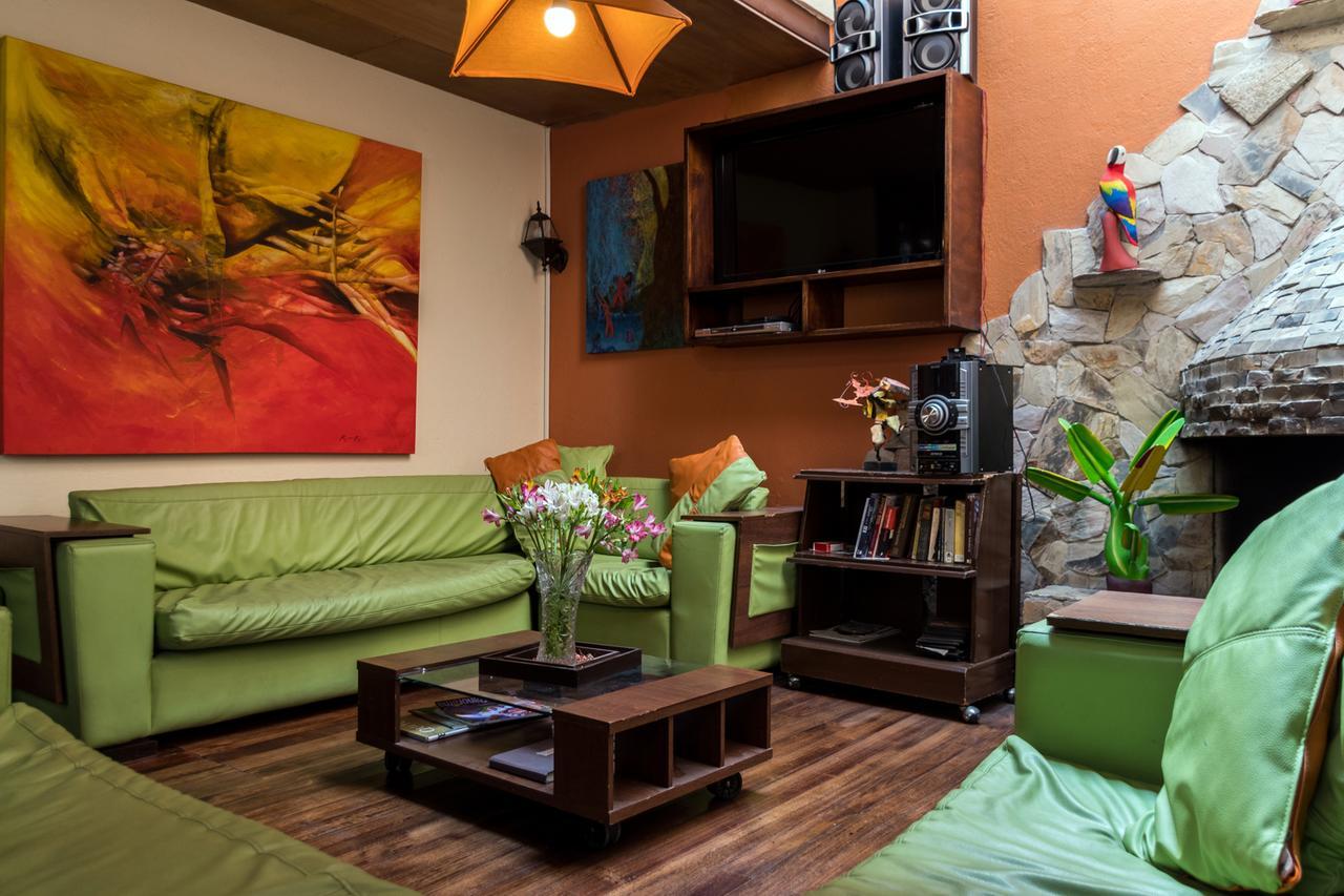 Albergue Casa del Arupo Quito Exterior foto